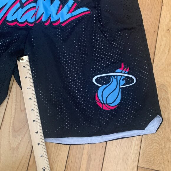 Miami Heat Just Don Basketball Shorts men’s Small stitched black pink blue USA - Picture 8 of 8